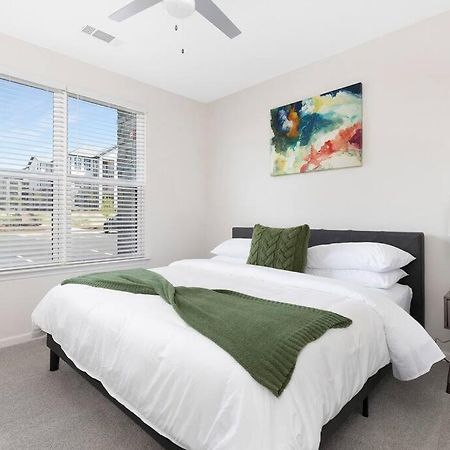 Stylish New Condo In Concord Kültér fotó